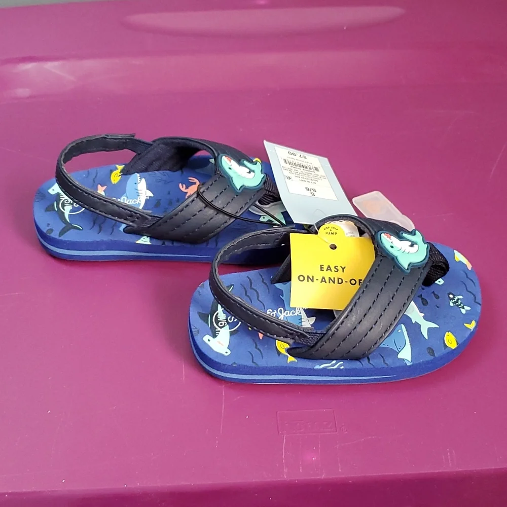 Cat & Jack, baby shark, flip flops/ sandals, navy, size 5/6 - Picture 6 of 8